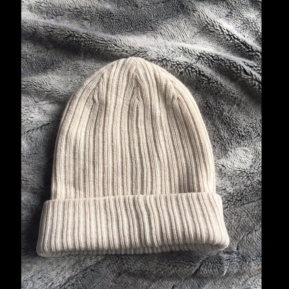 Aritzia Cream Ribbed Knit Beanie